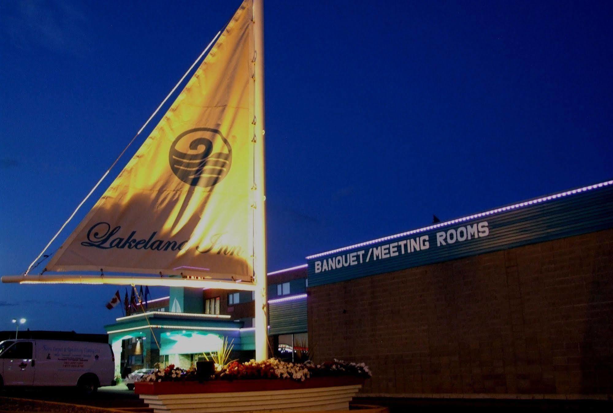 Lakeland Inn Hotel Cold Lake Bagian luar foto